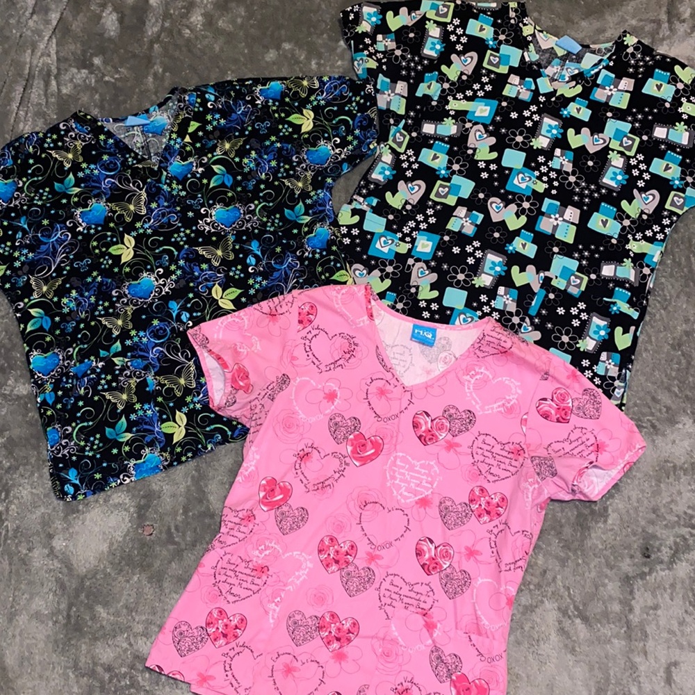 🩺3 Medium HQ Scrub Tops🩺